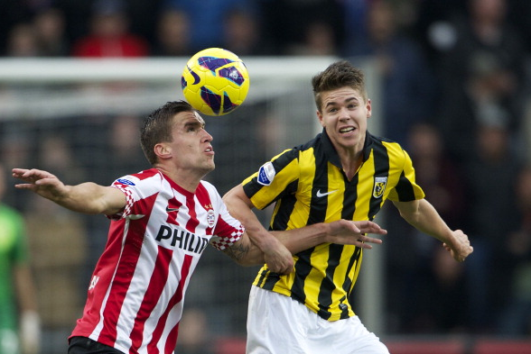 Leyu-埃因霍温训练开放日，赛前官宣签约引欢呼，荷甲在即，医务组通报恢复的简单介绍