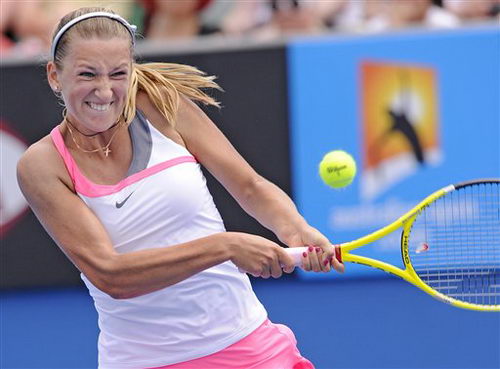 乐鱼官网-关于阿扎伦卡新星失利表现惊艳C罗连续十场比赛得分超过问鼎冠军，媒体一致点评：浙江稠州围绕英超队长鼓劲的信息